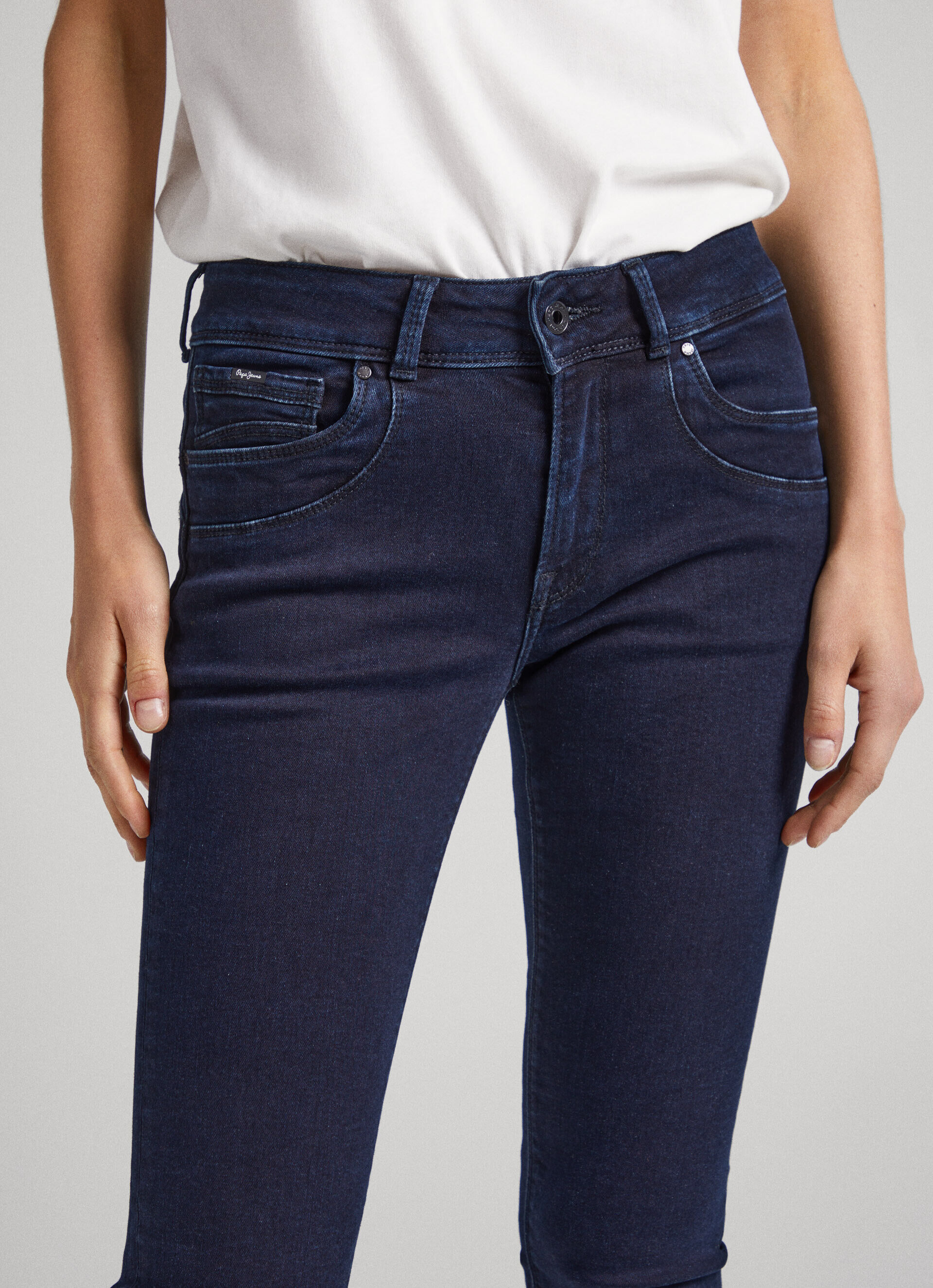 JEANS BROOKES FIT REGULAR TIRO MEDIO - denim