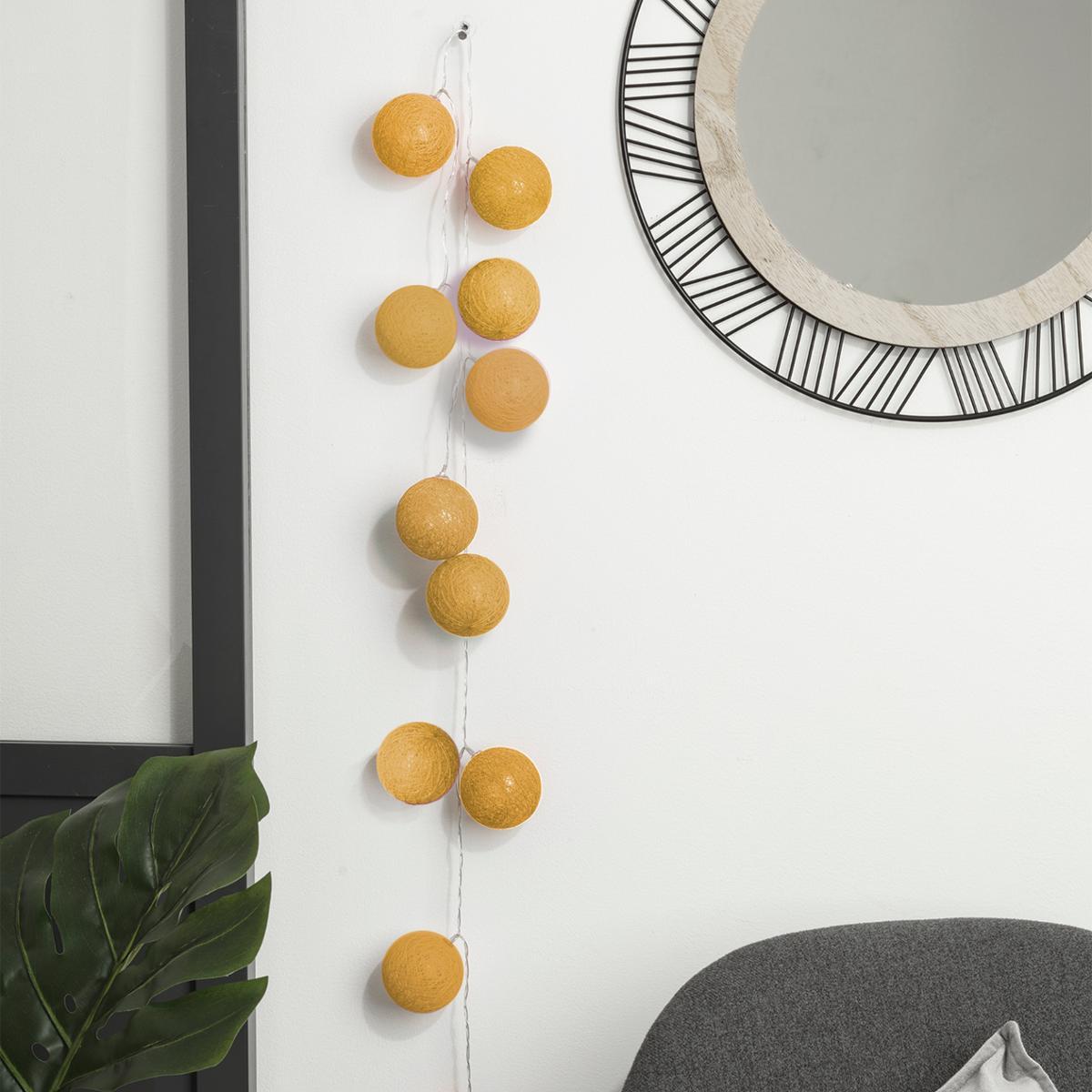 GUIRLANDE LED SECTEUR 20 BOULES OCRE D.6CM