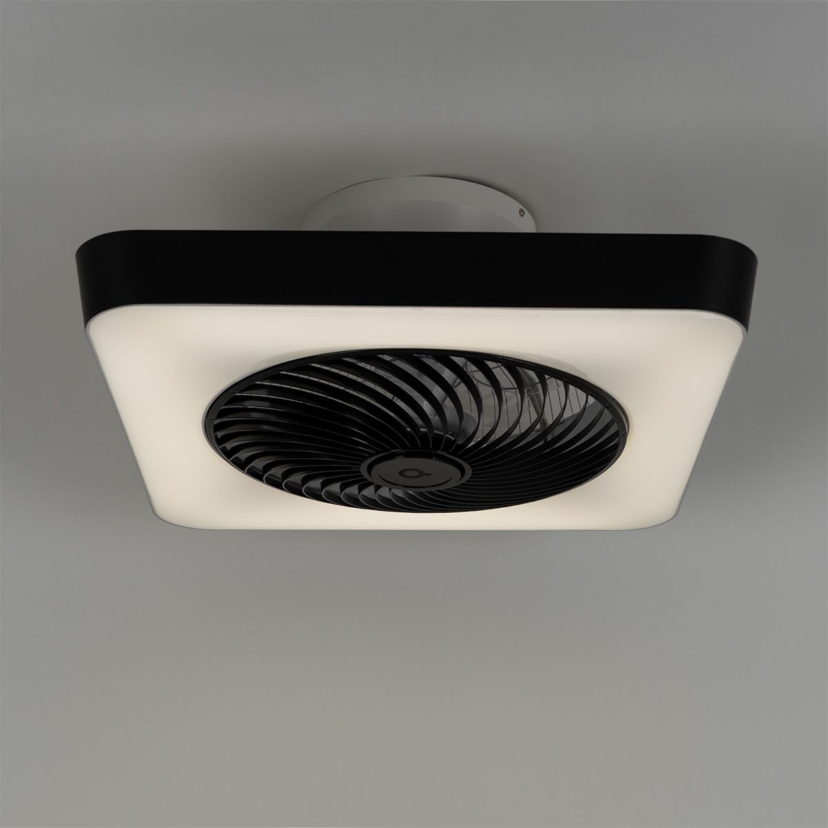 Smart plafondventilator vierkant zwart incl. LED dimbaar - Climo
