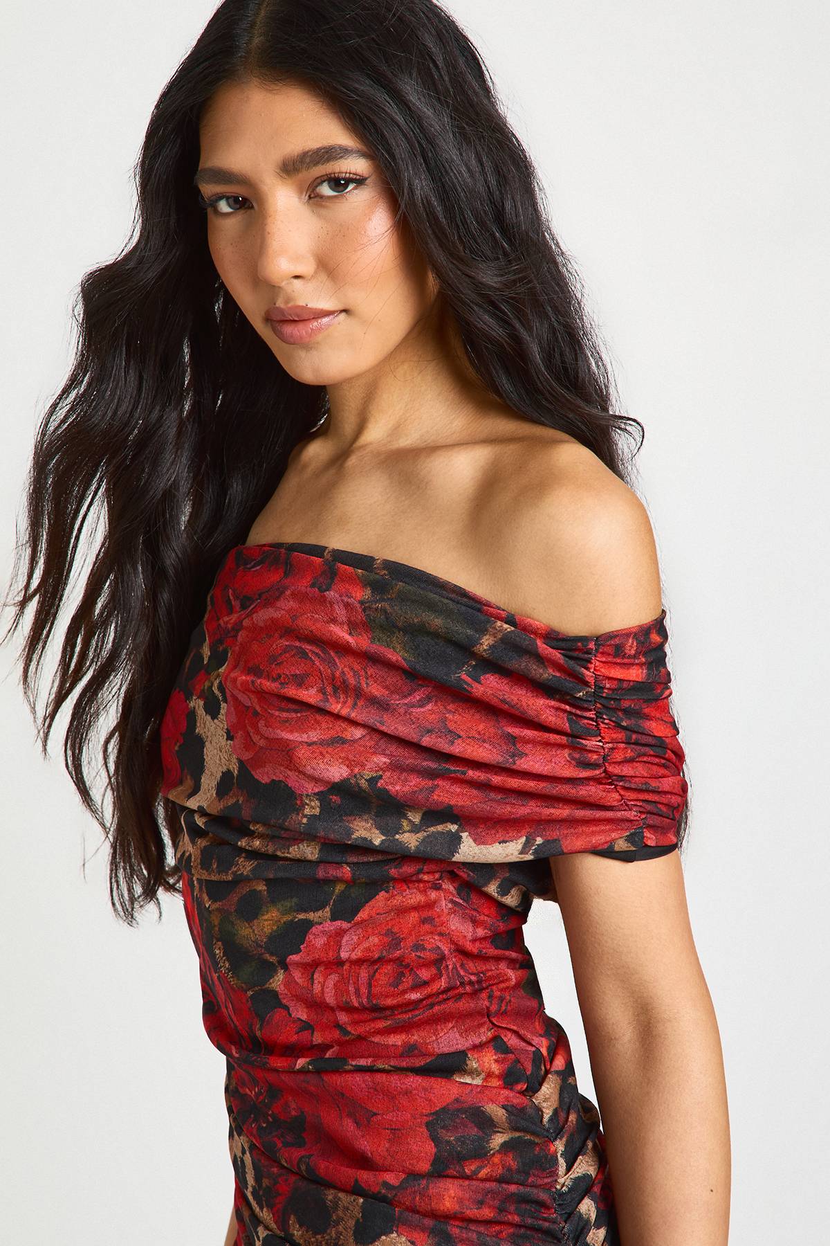 boohoo Robe Mini Asymétrique Froncée à Imprimé Léopard Floral Tall