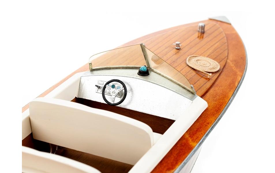 Bausatz Rennboot Phantom, 690 mm 1:15<br>Modellbausatz eines klassischen amerikanischen Runabout Boots