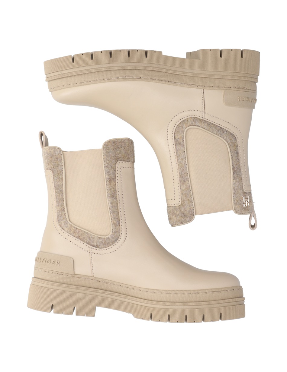 FEMININE FELT CHELSEA BOOTIE