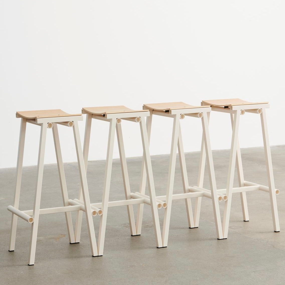 HAY Taburete 8 Barkruk Low H 65 cm - Eggshell