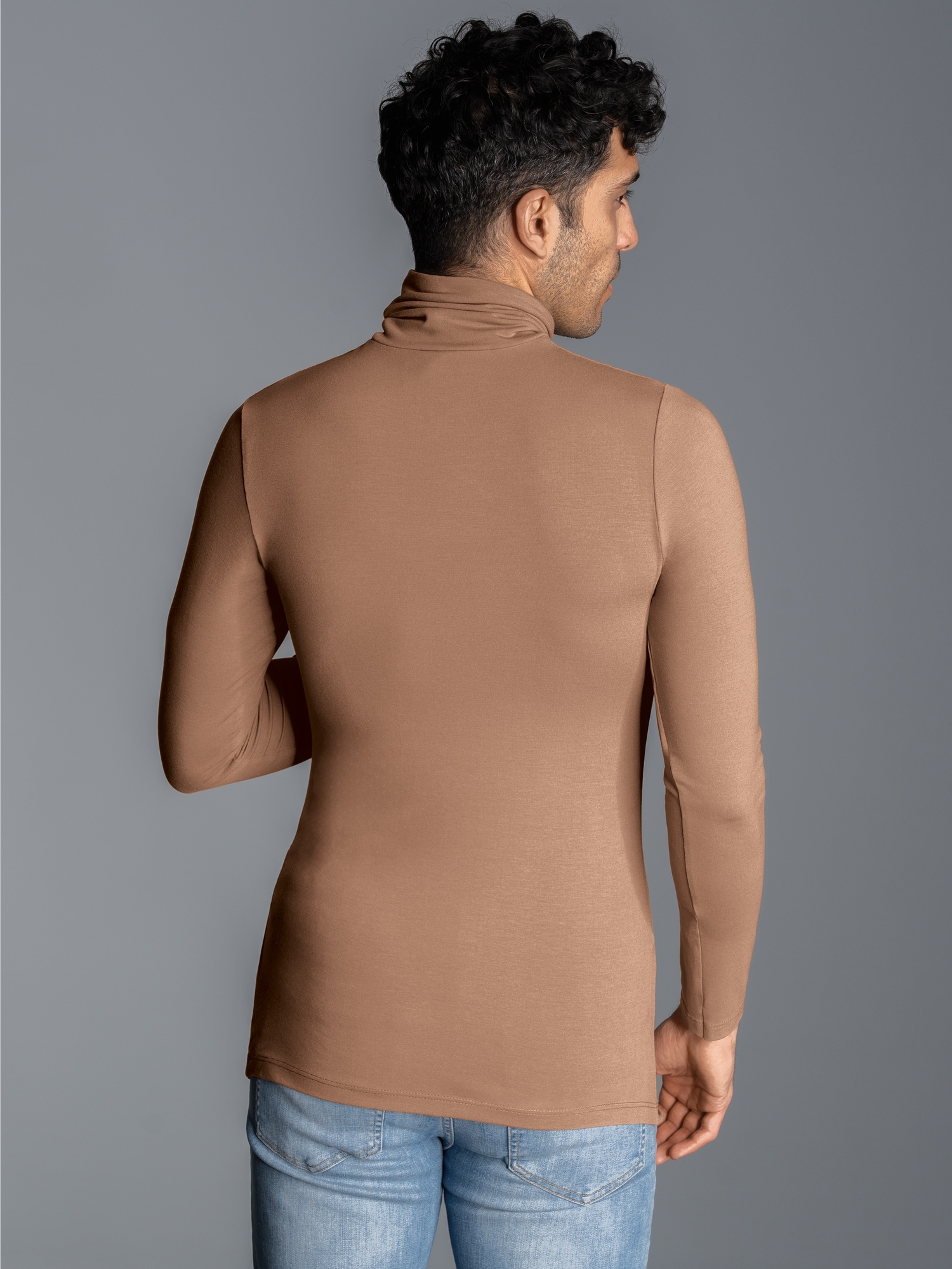Rollkragen-Shirt aus elastischer Viskose Haselnuss