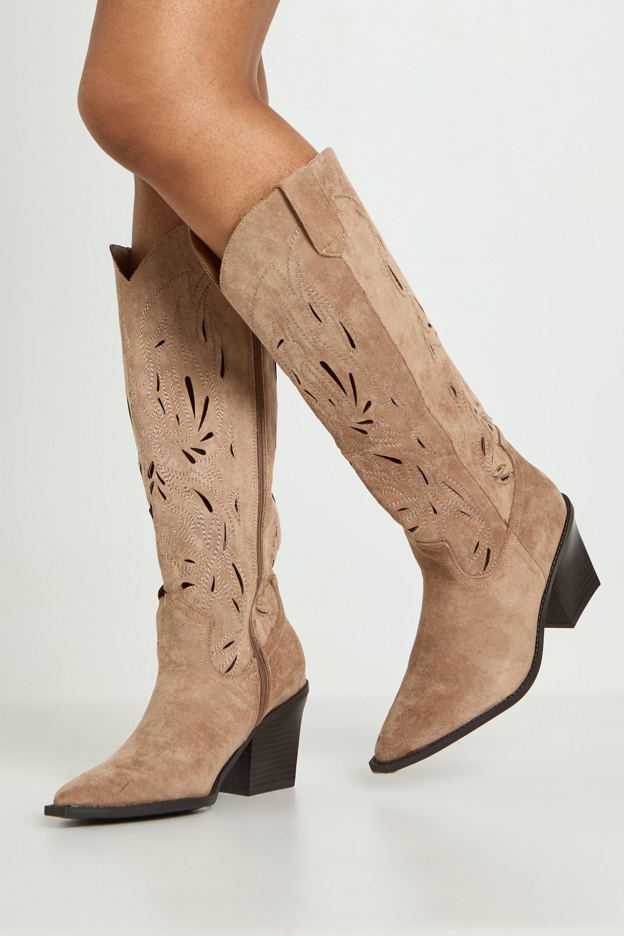 boohoo Bottes Western En Synthétique Avec Détails Ajourés