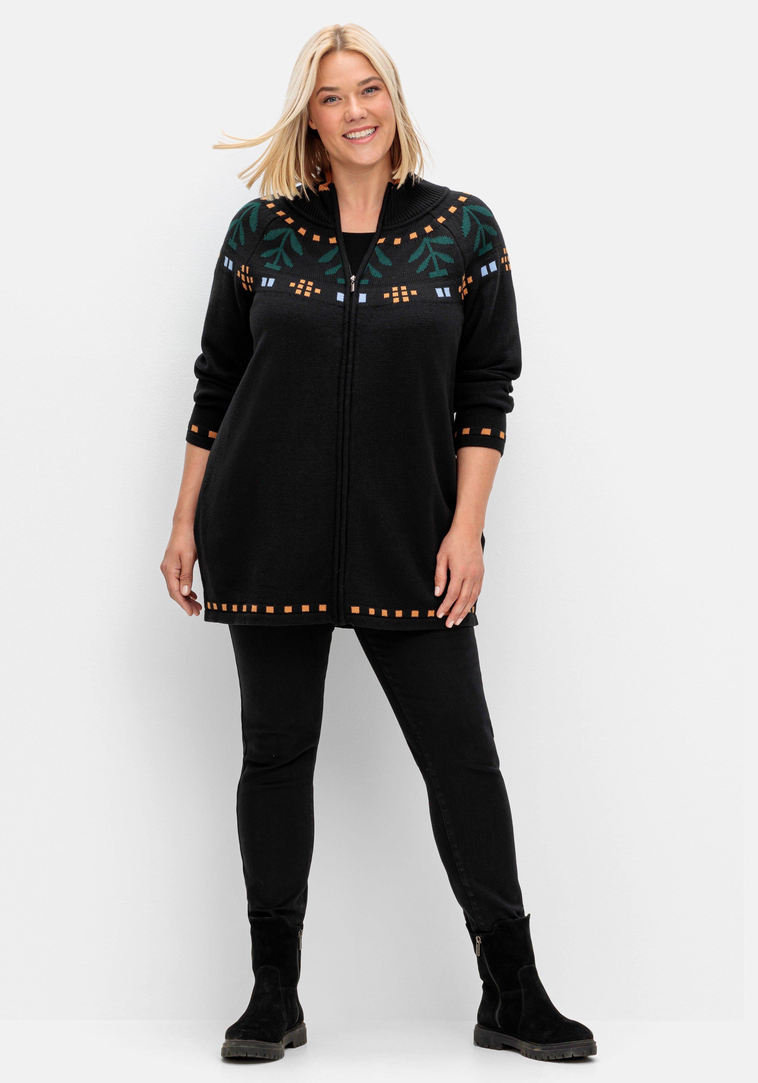 Longstrickjacke mit Intarsienstrick und Stehkragen