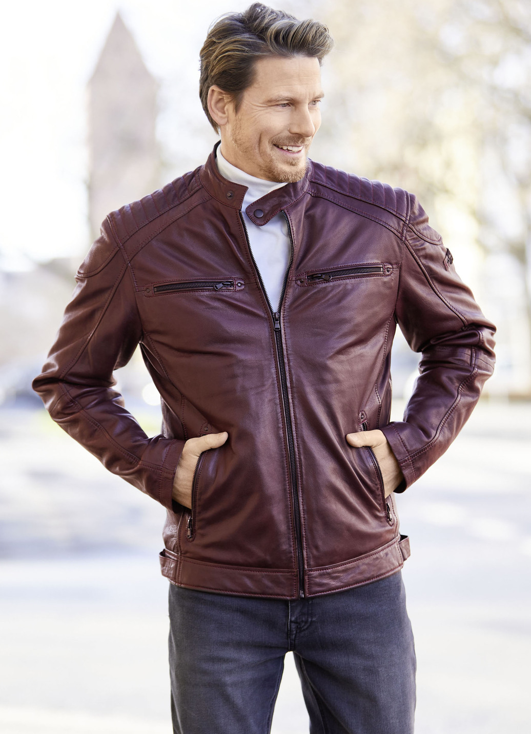 Lederkurzjacke mit Zierstepp