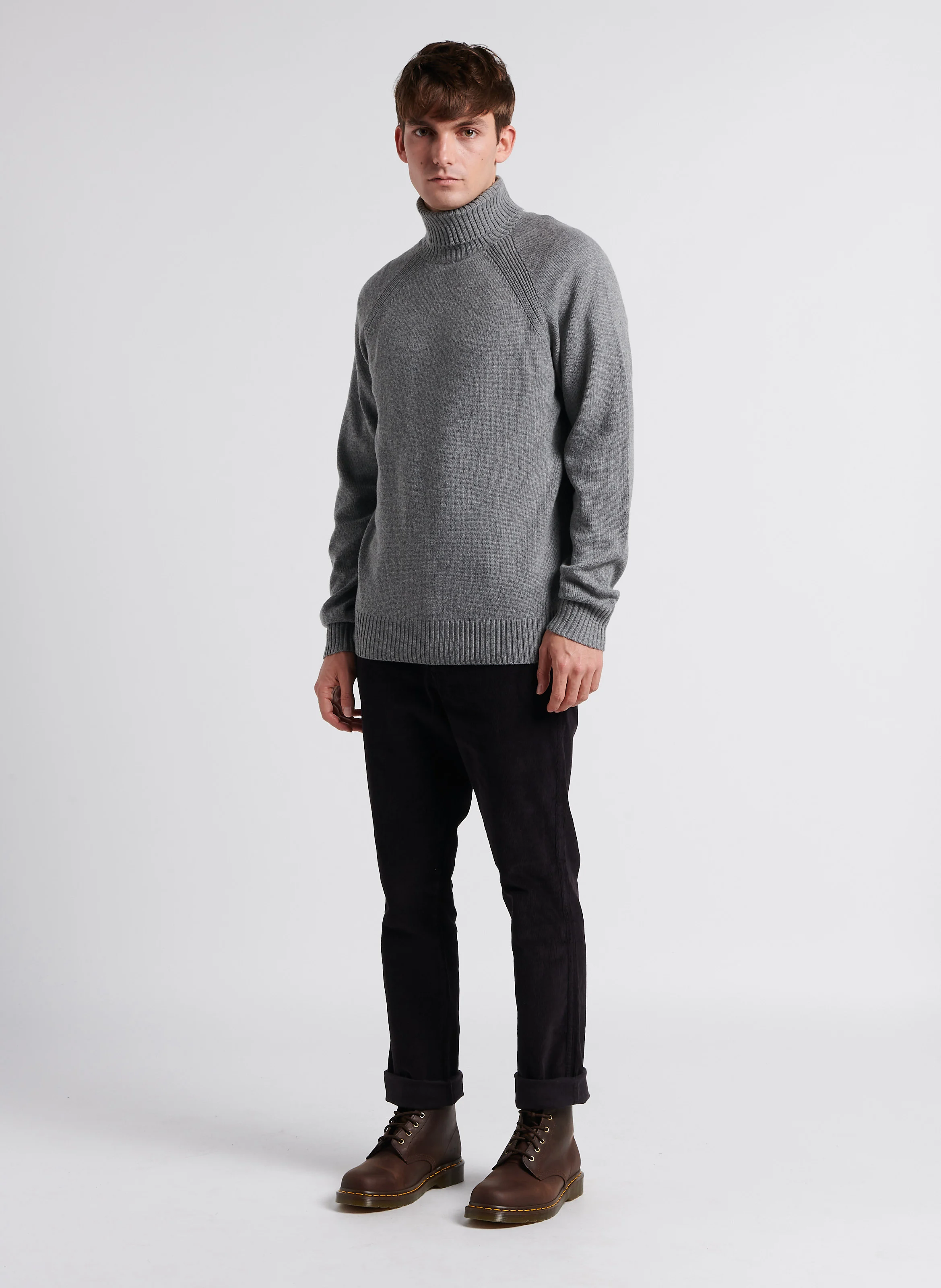 Chino slim-fit en velours de coton côtelé | Noir