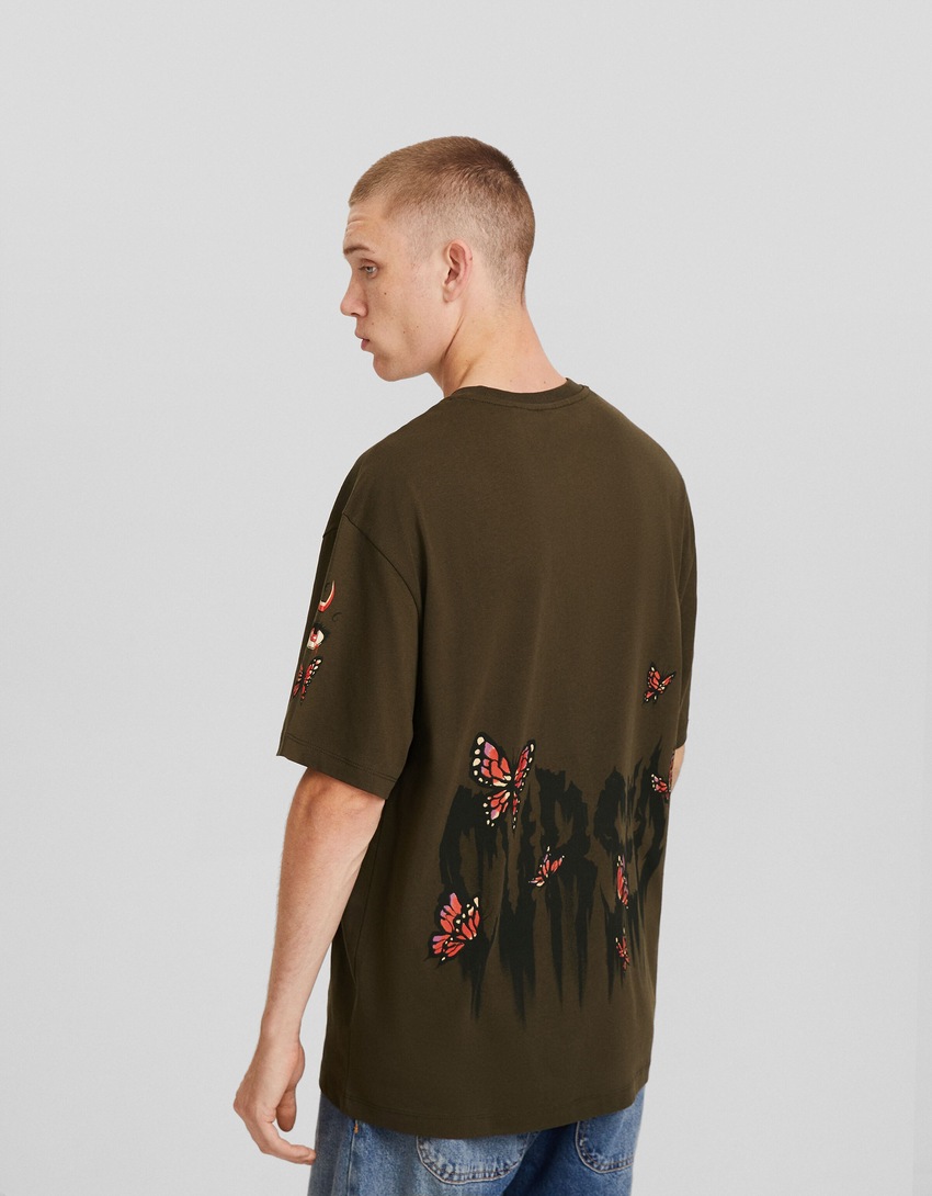 Camiseta de manga curta com estampa e modelagem quadrada