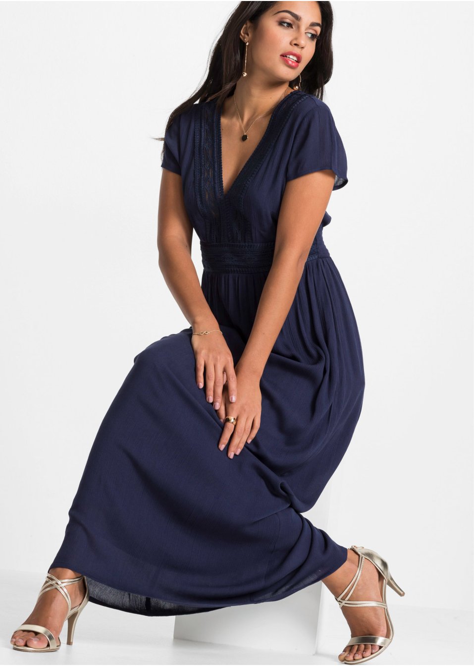 Robe longue estivale à dentelle, taille courte