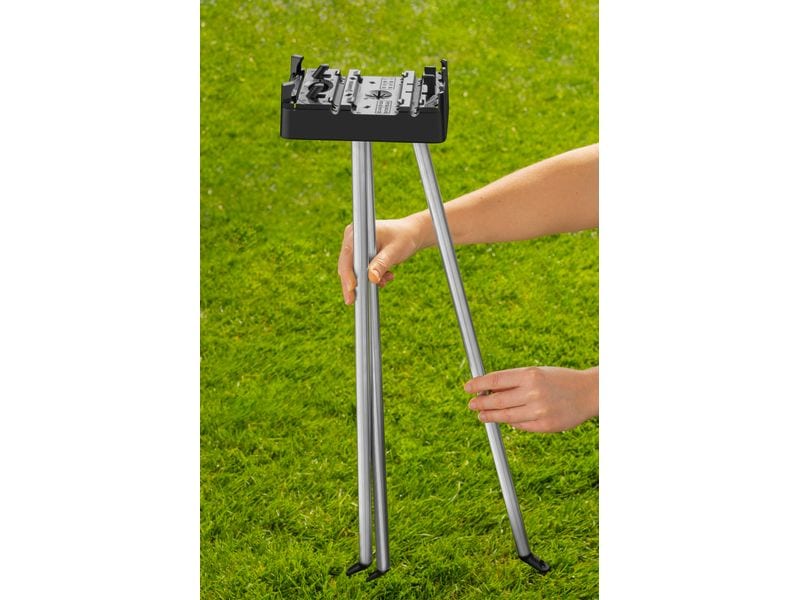 GARDENA Regner-Stativ Erhöhte Sprühweite – gleichmässige Beet- und Pflanzenbewässerung aus 50 cm Höhe