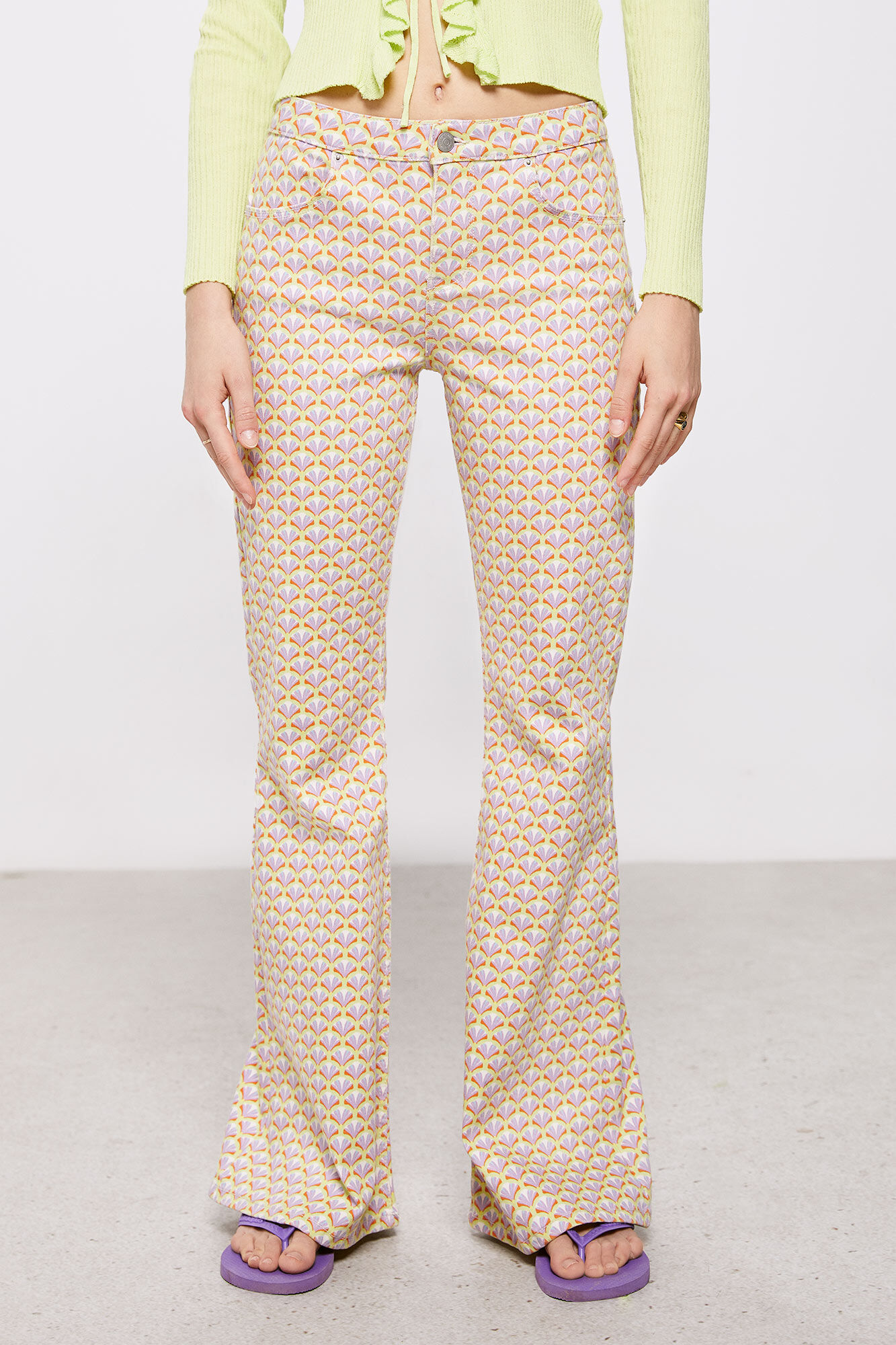 Calça jeans vazada - marrom