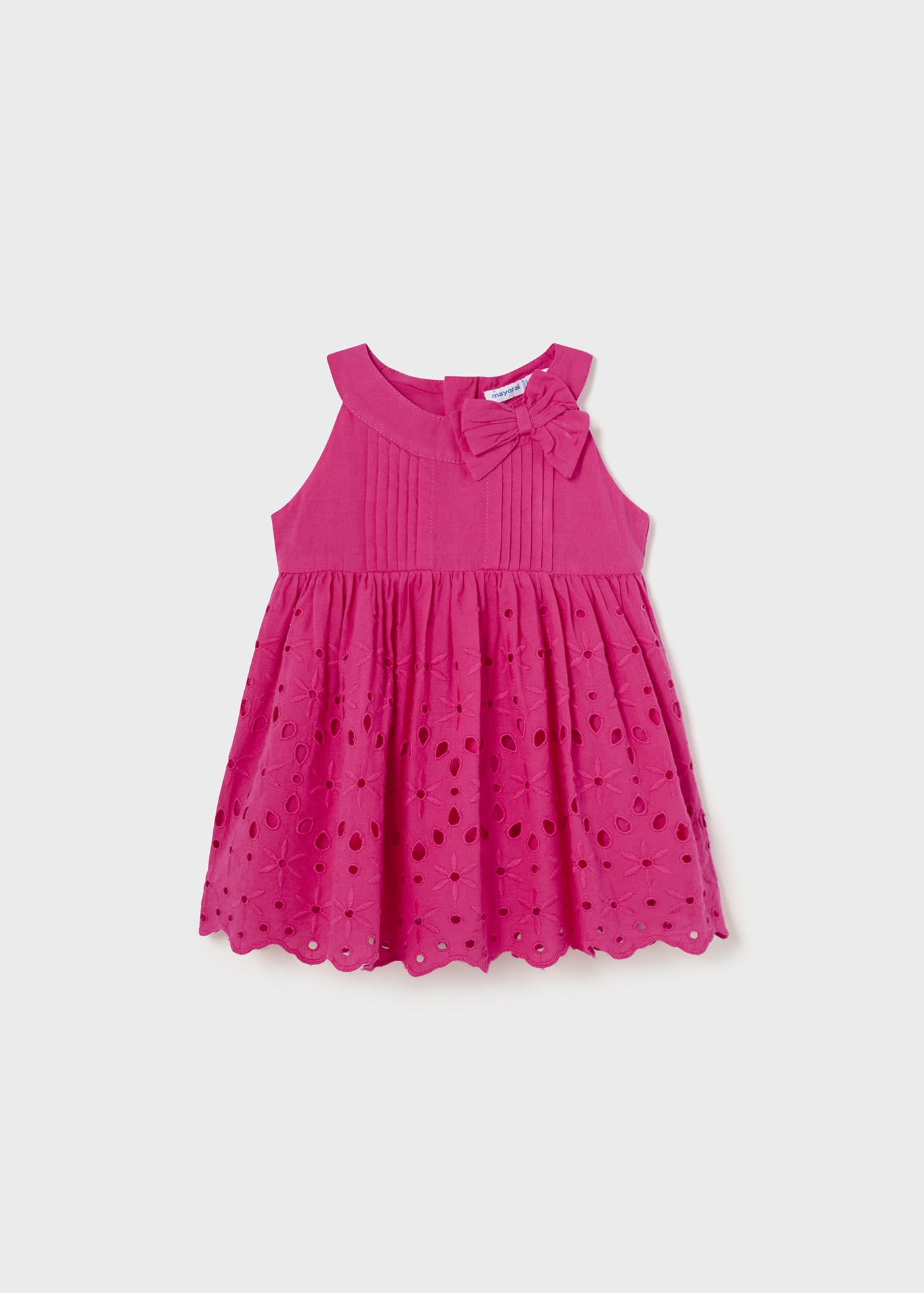Vestido infantil com saia de algodão perfurada