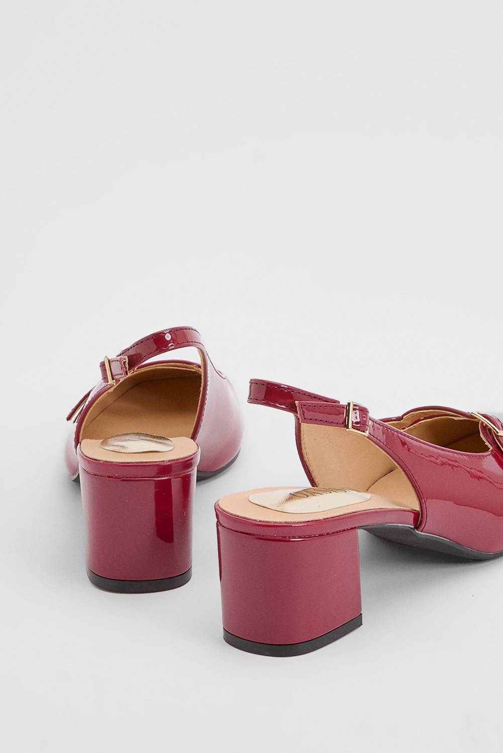 Oasis Sheela Babies À Bride Arrière Et Talon Bloc En Synthétiquecuir Verni