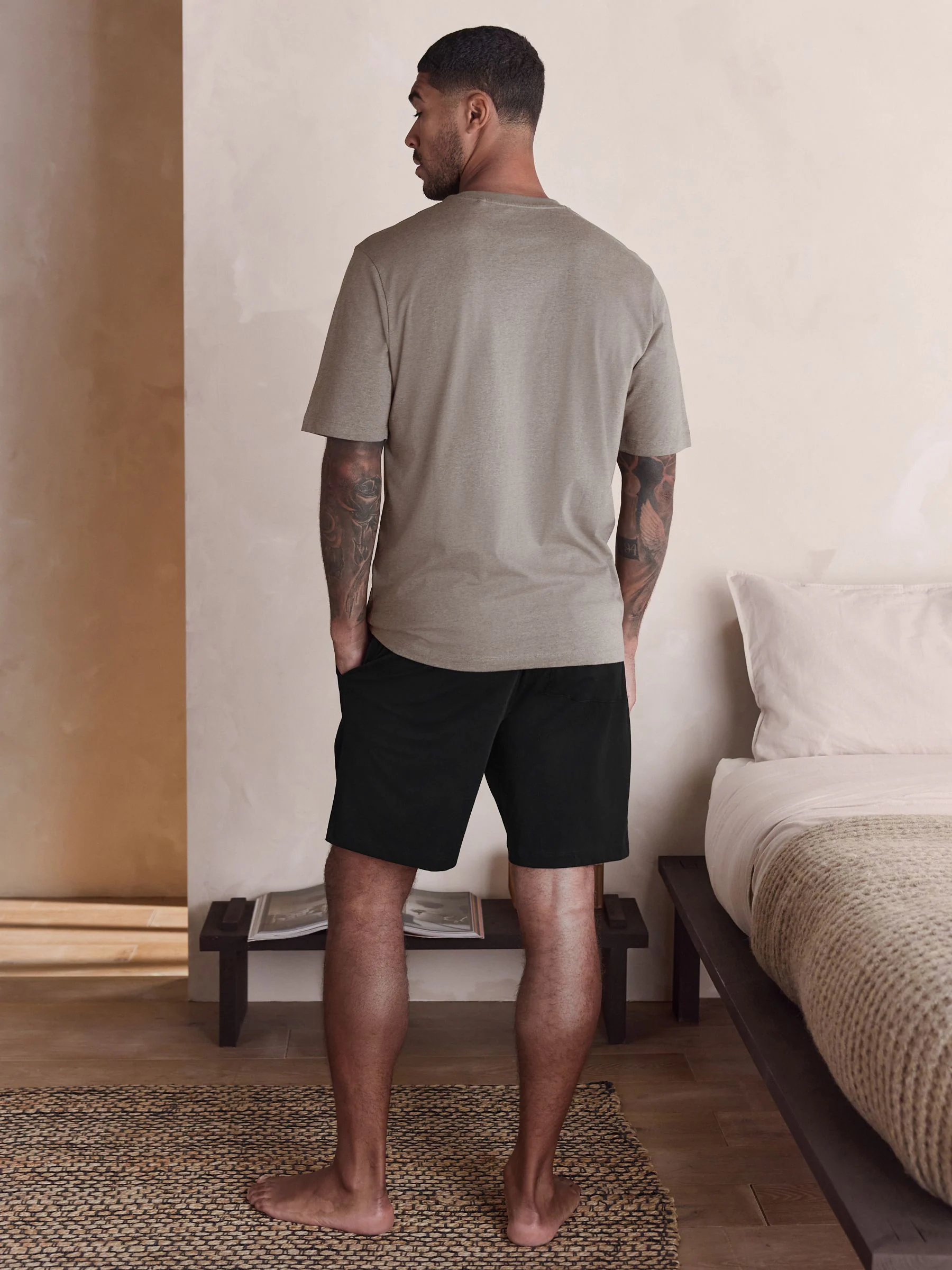 Neutraal/zwart - Jersey pyjama met korte mouwen
