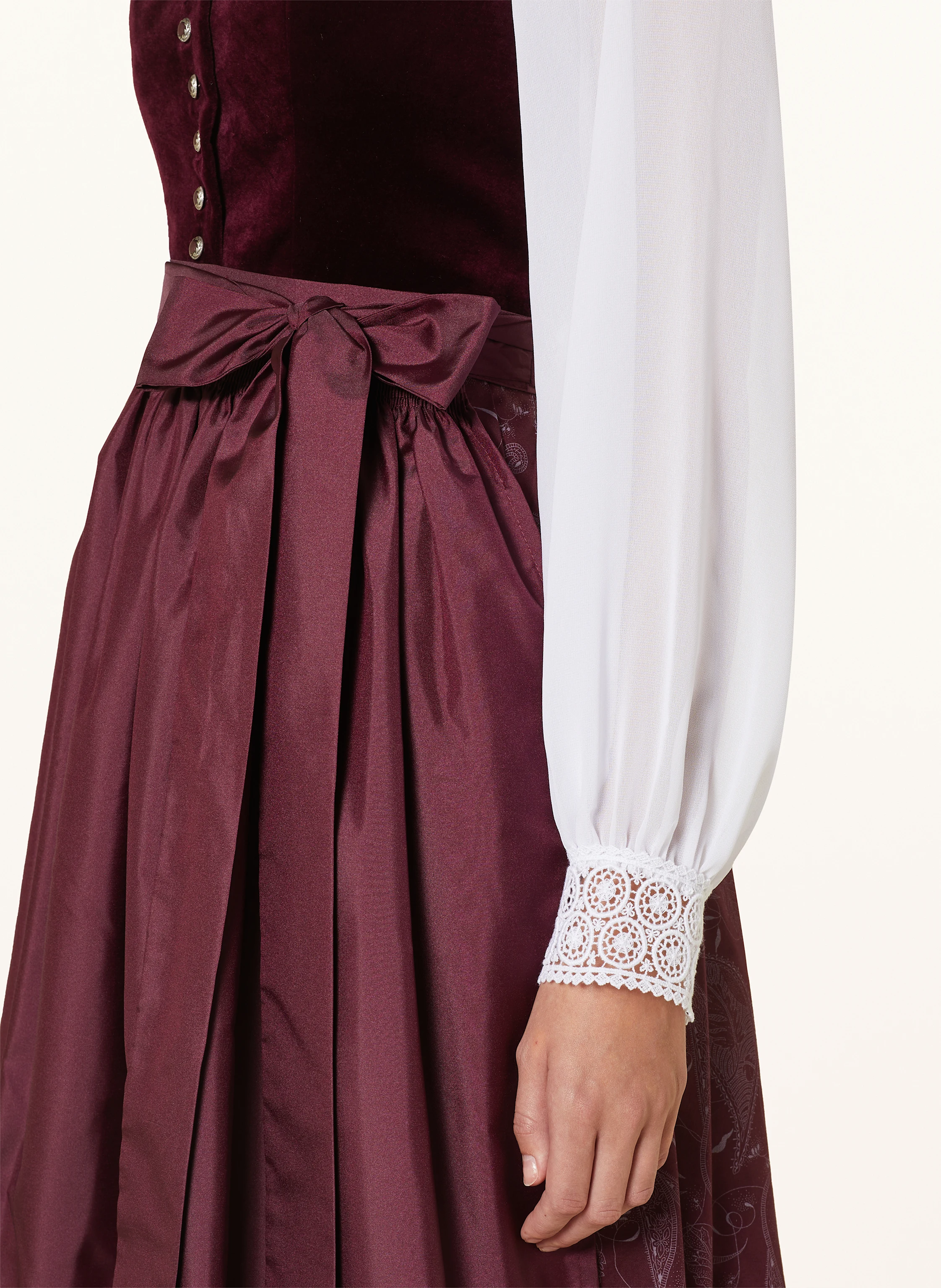 Johann & Johanna Dirndlbluse mit Lochspitze