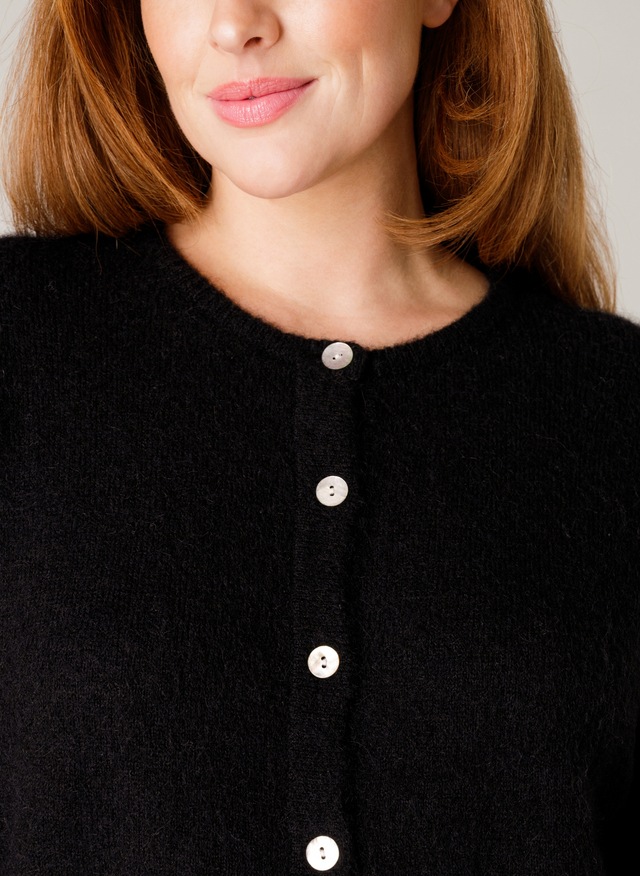 Base Level Curvy Cardigan »Yulia«, mit Woll-Anteil und Knopfleiste