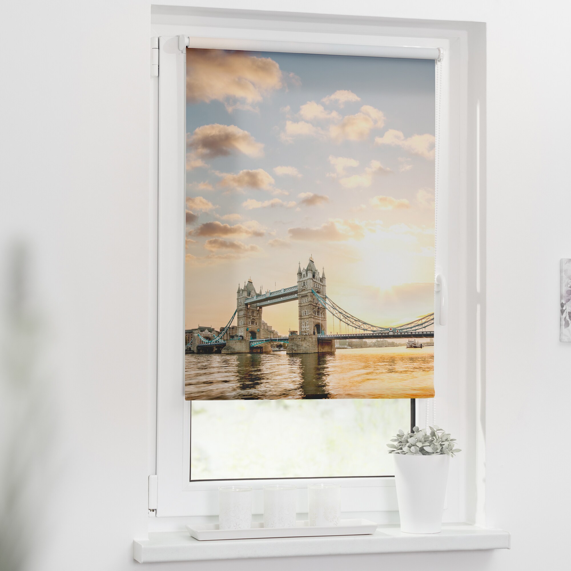 Lichtblick Rollo Klemmfix, ohne Bohren, blickdicht, Tower Bridge - Rot Weiß