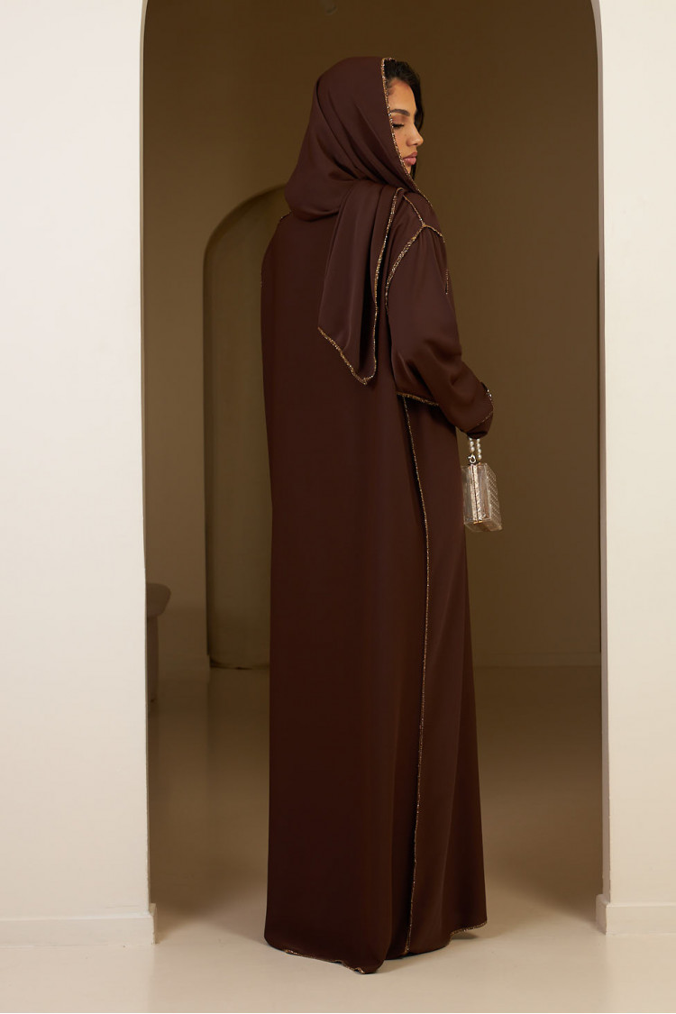 Abaya marron avec voile intégré à couture dorée