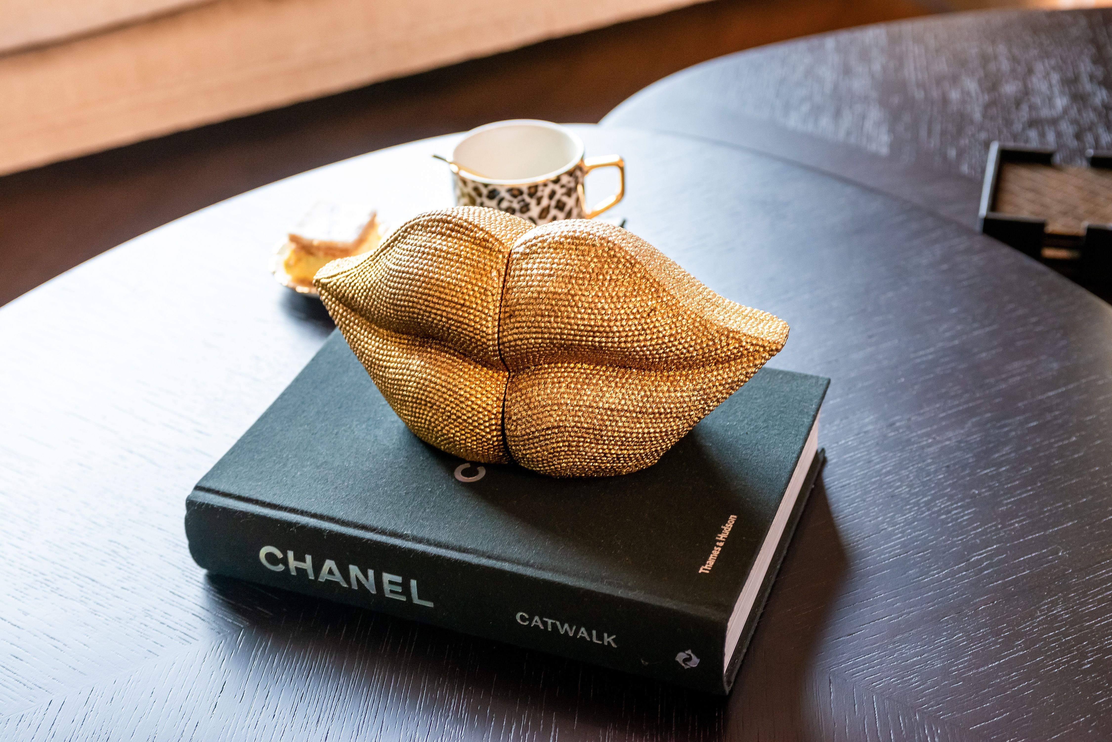 Boekenstandaard 211344 goud Kiss B26 x D9.5 x H13 cm