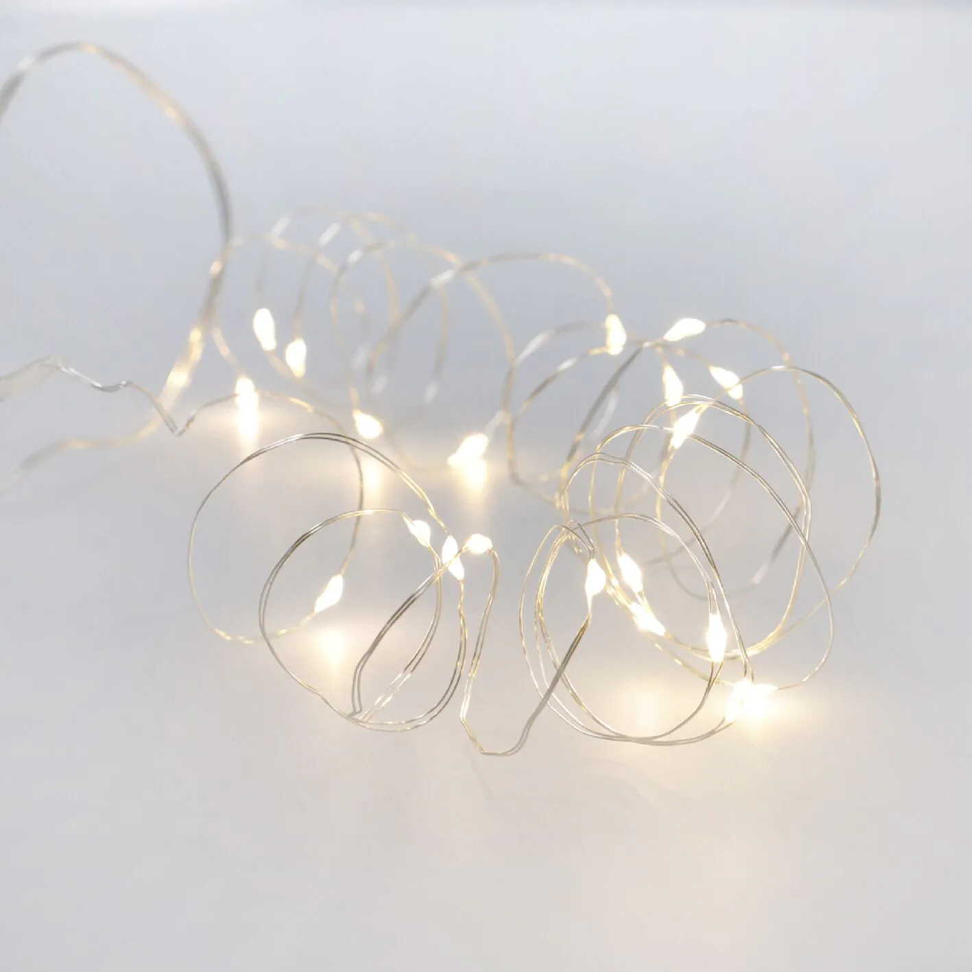 Filigrane Lichterkette aus Draht mit 20 LED