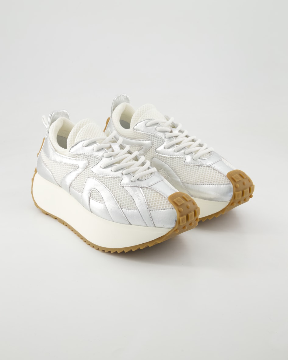 Inuikii Maribella Runner Metallic Sneaker in Silber