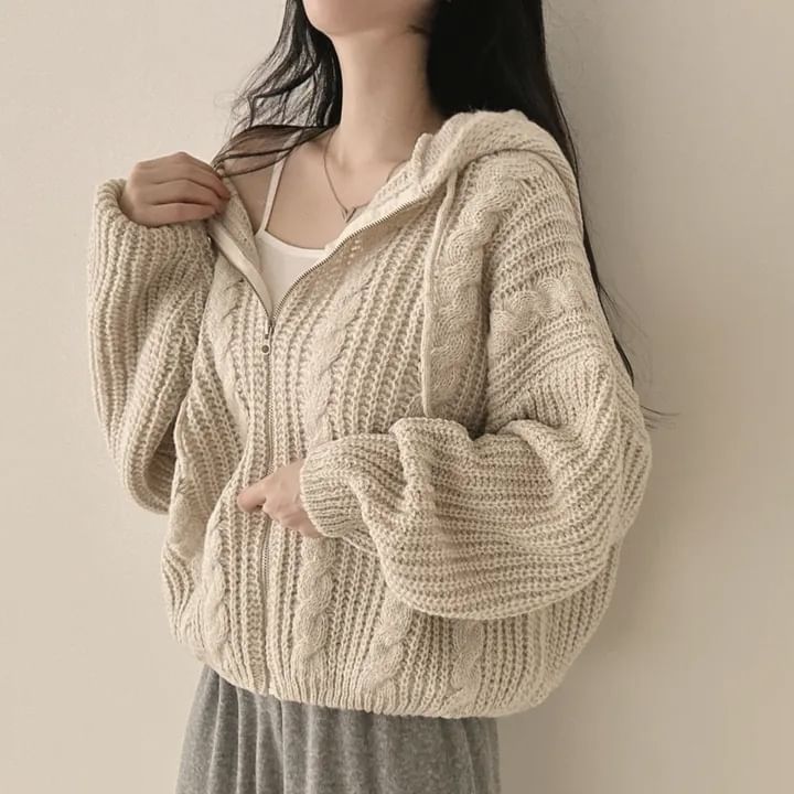 MIKIGA - Oversized kabelgebreide hoodie met rits