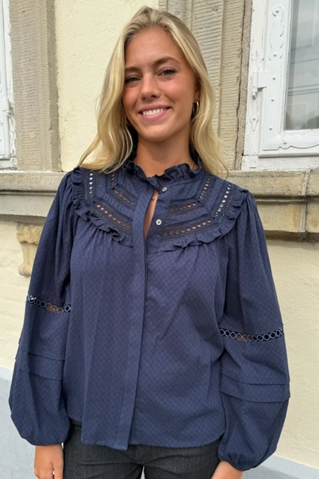 Continue Sienna Emb 201 navy blue