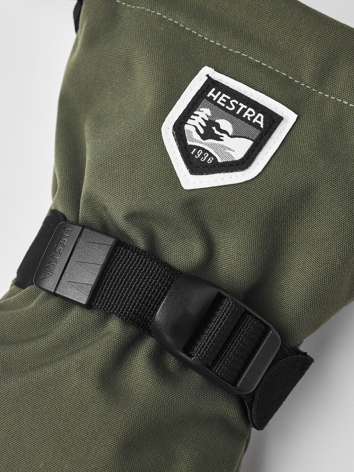 Hestra Fjellvotten JR<br>Varm & vindtett!