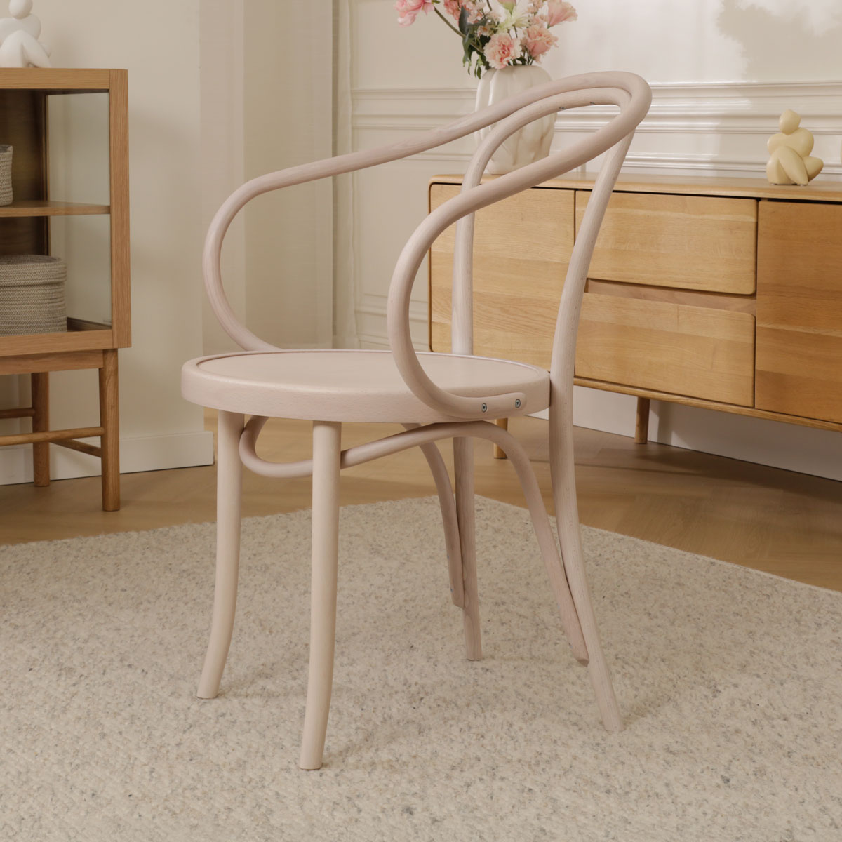 Houten eetkamerstoel met armleuningen Venice No. 9 whitewash