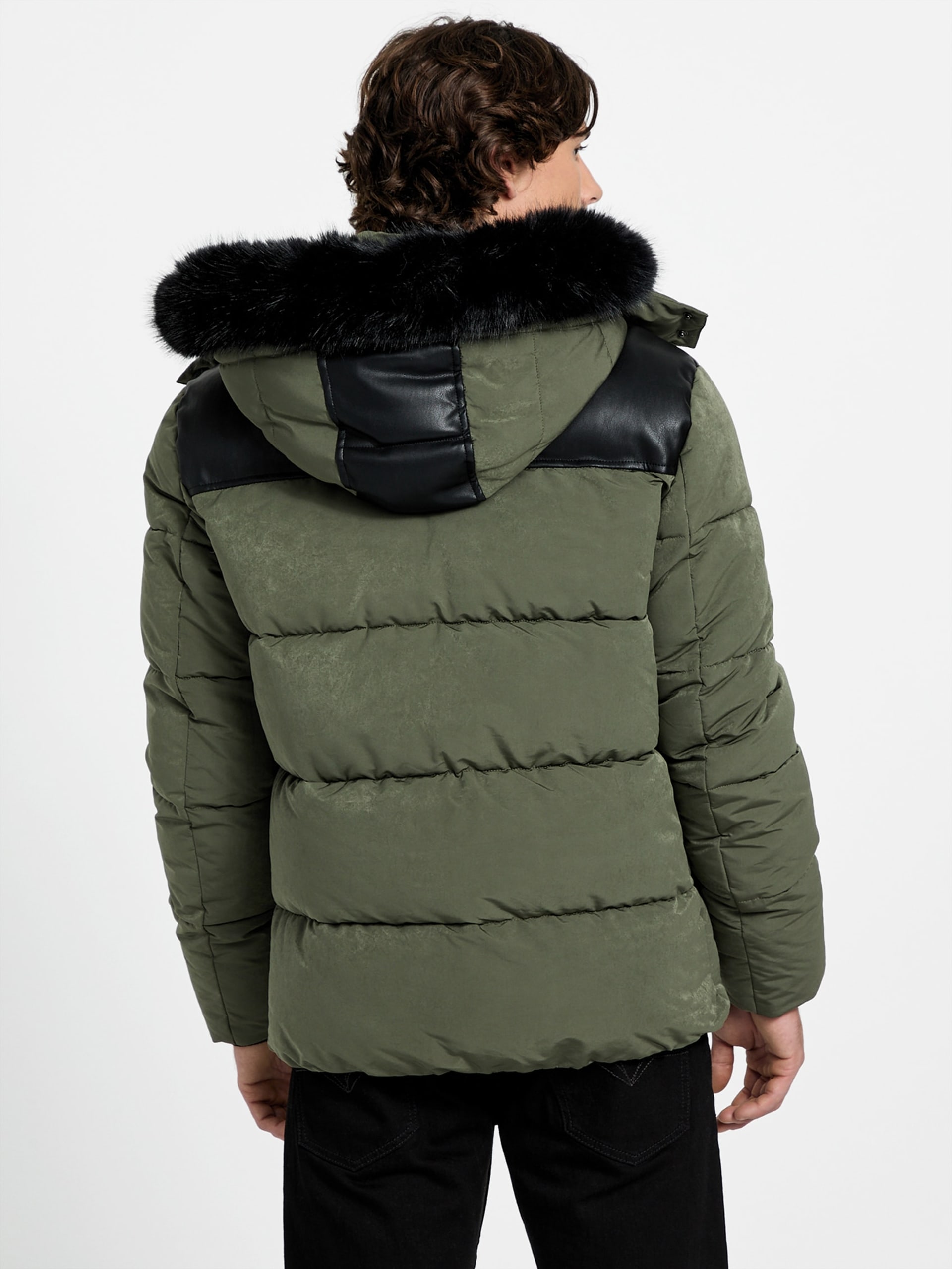 Jaqueta puffer com capuz