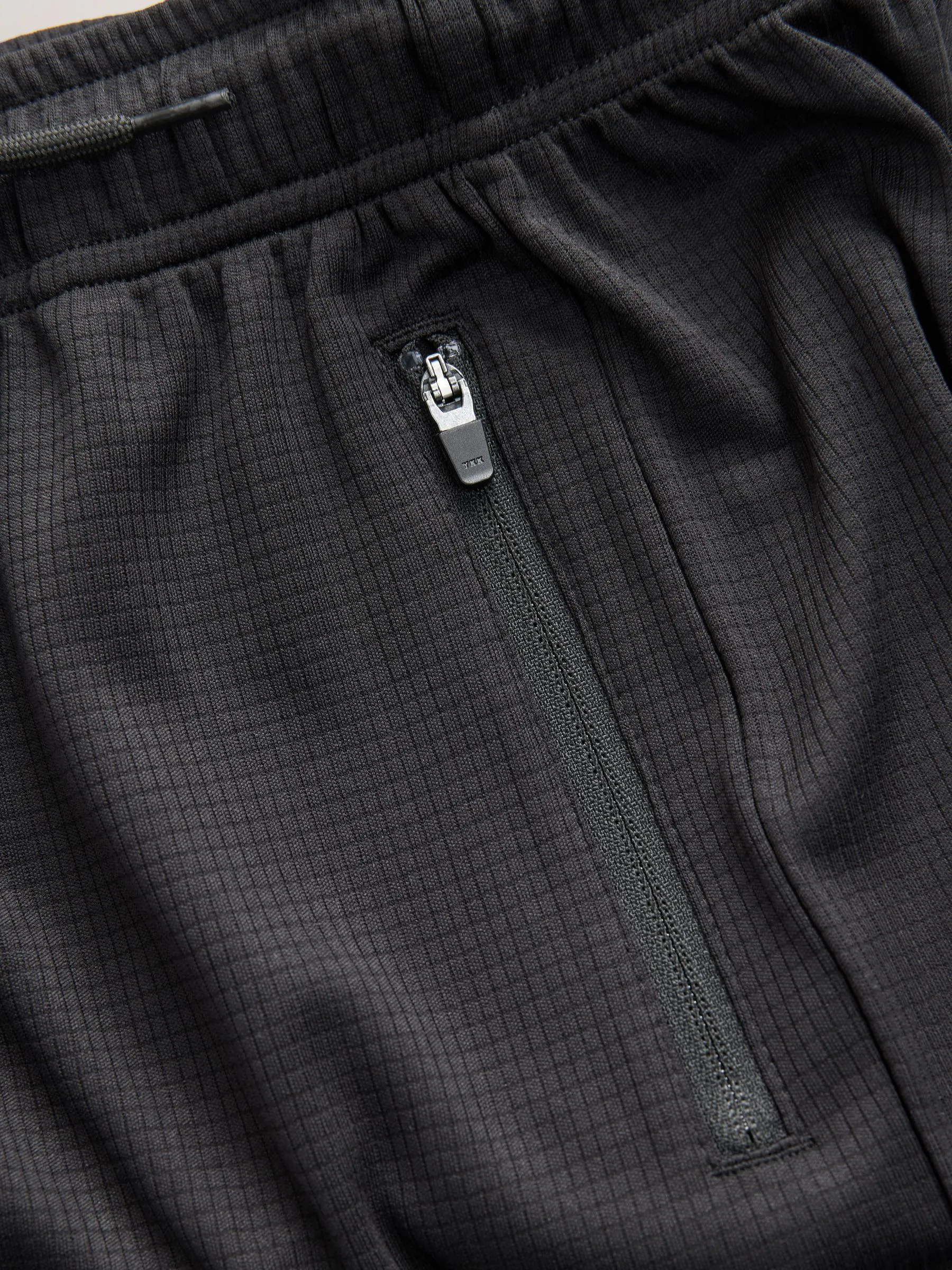Zwart - Sportset van T-shirt en short (3-16 jr)