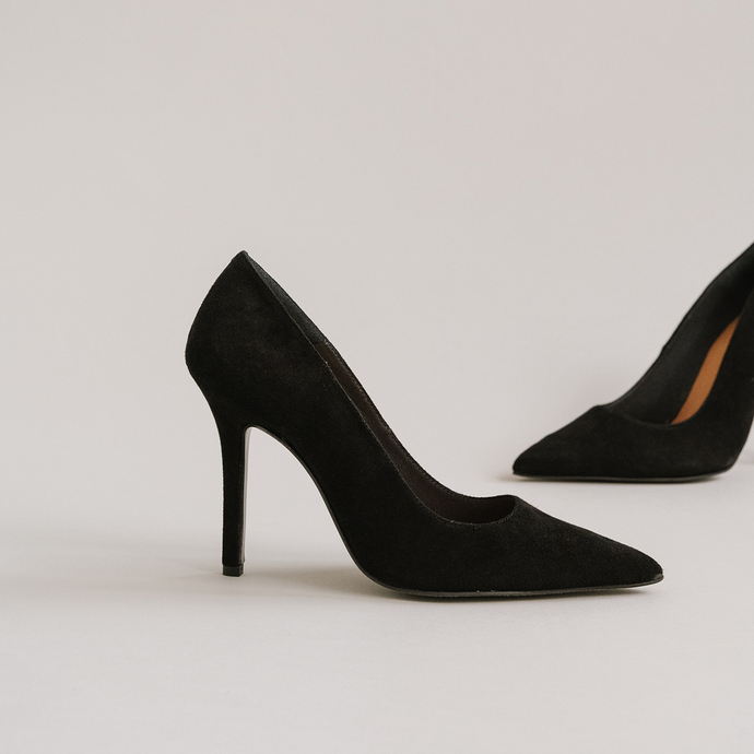 Escarpins à bouts pointus et talons  en velours noir