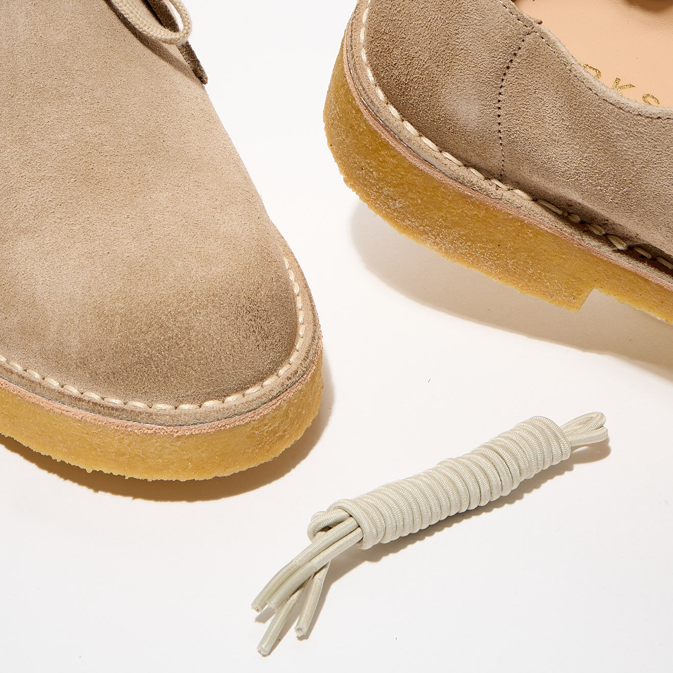 Clarks Originals Derbies en Velours de Cuir Desert Khan sable