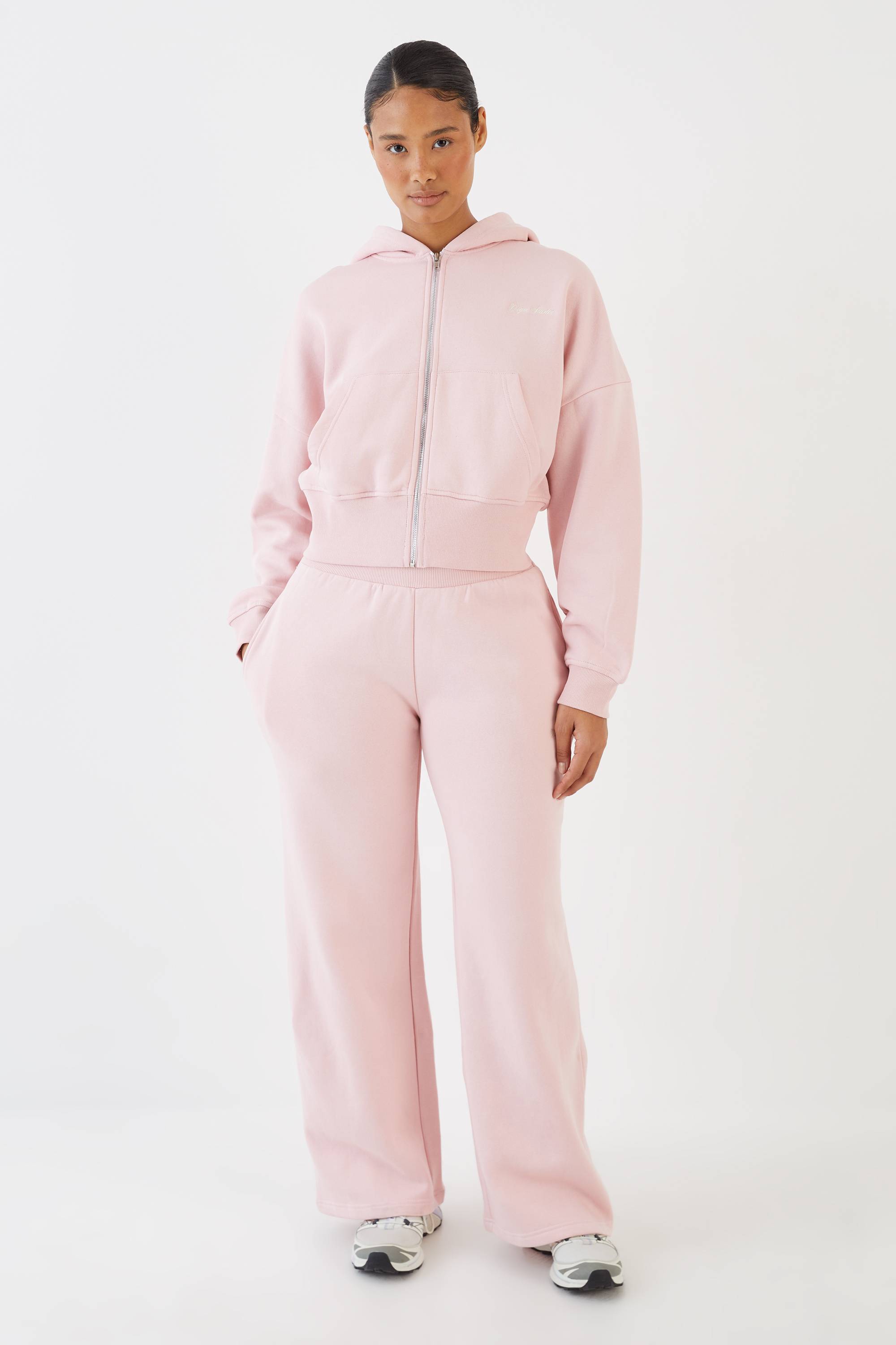 Ensemble De Jogging À Casynthétiqueche Crop Boxy Avec Ourlet Profond Et Fermeture Zippée Dsgn Studio