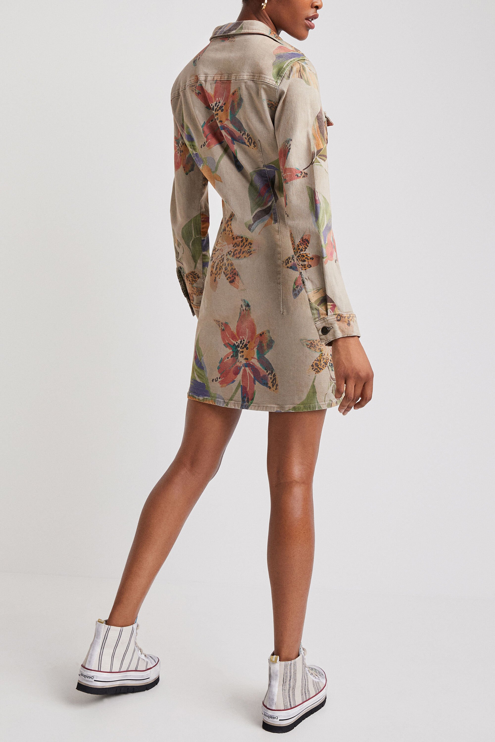 Robe chemise élastiquée camoflower
