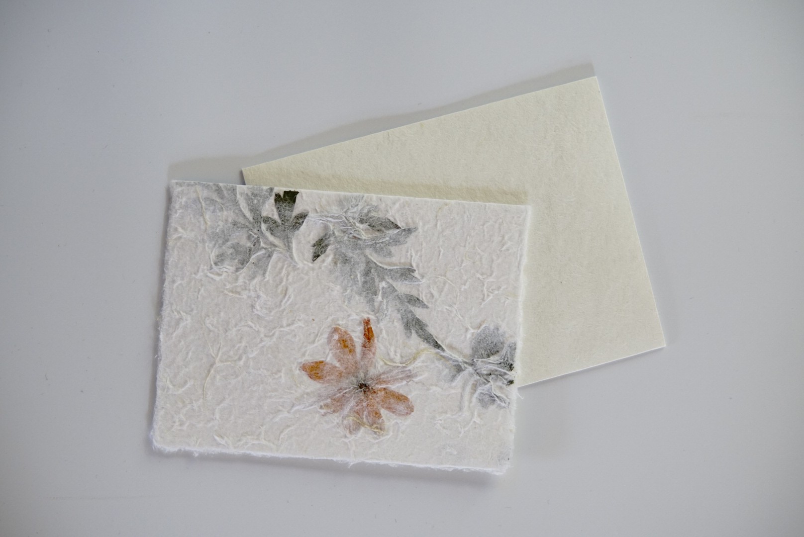 Grußkarte 'gelbe Blüte', Büttenpapier, H 16 cm, B 12 cm günstig bestellen