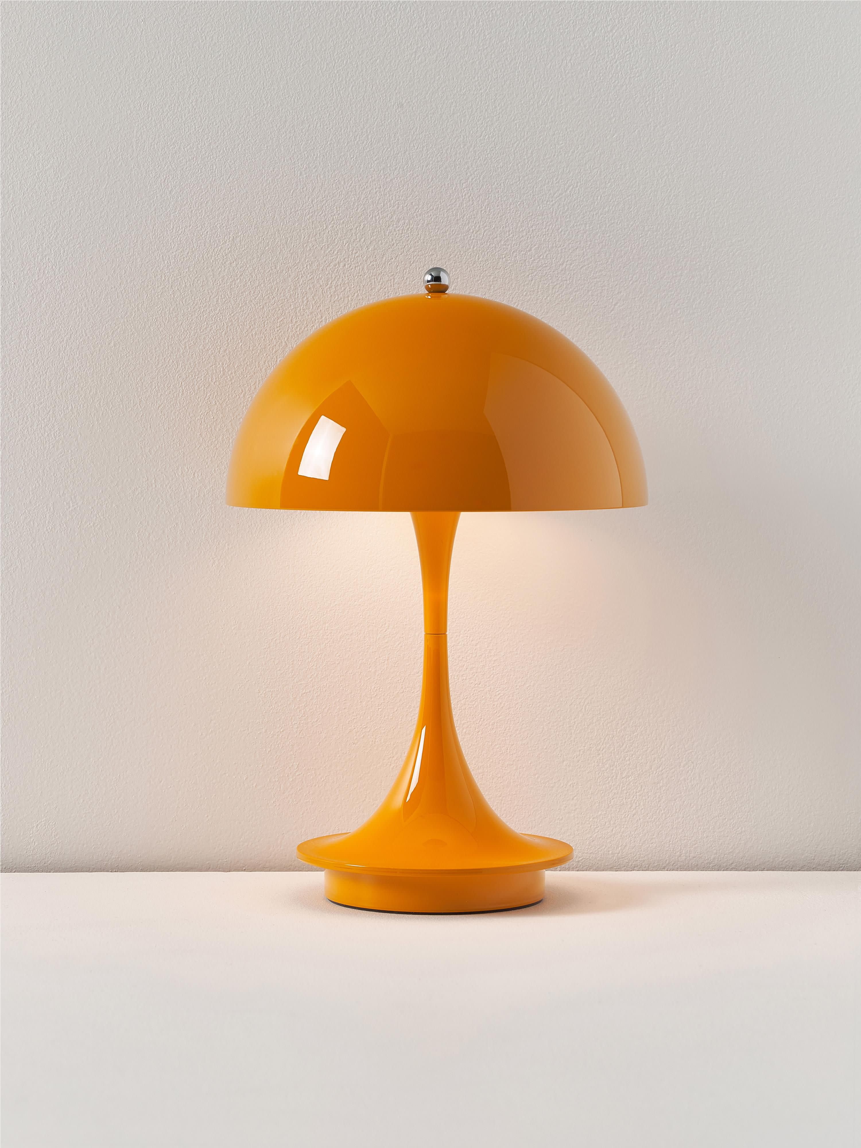 Draagbare dimbare LED tafellamp Panthella 160, design Verner Panton