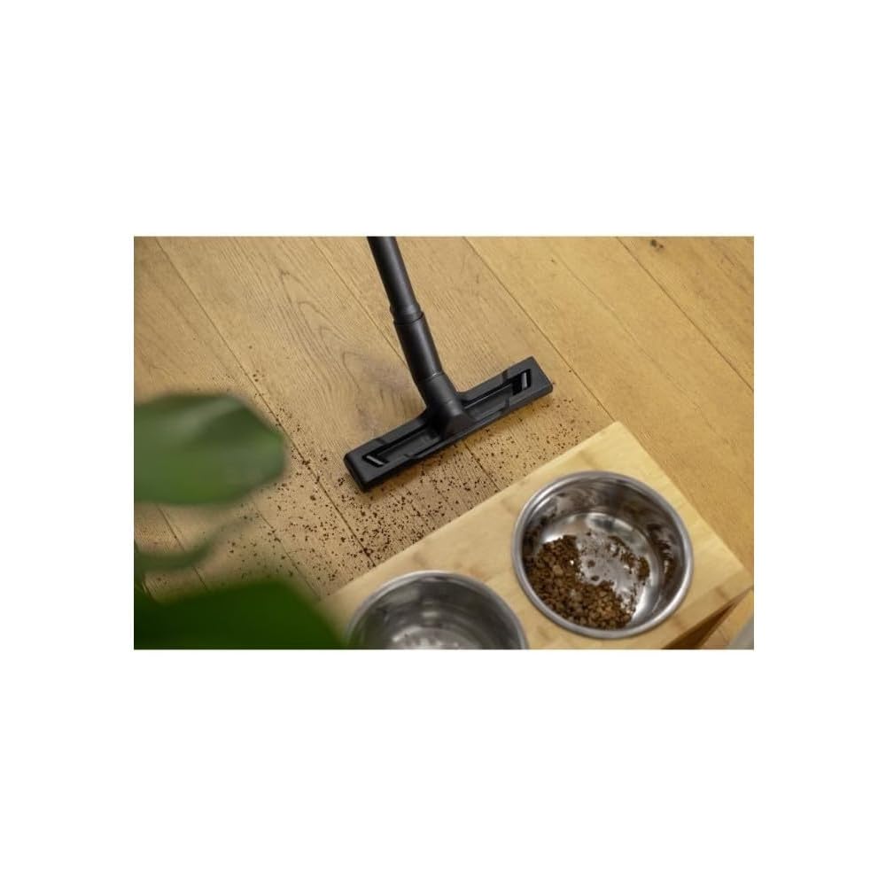 Kärcher Shampouineuse SE 4 Plus, Flexible d'Aspiration, Réservoirs Eau Fraîche/Eau Sale : 4 l, Suceurs de Lavage avec Embouts pour Sol Dur, Moquettes, Fauteuils, Fentes : Cuisine et Maison