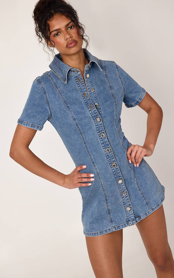 Mid Blue Wash Robe Mini En Jean À Manches Courtes Avec Détails De Coutures Et Boutonnage