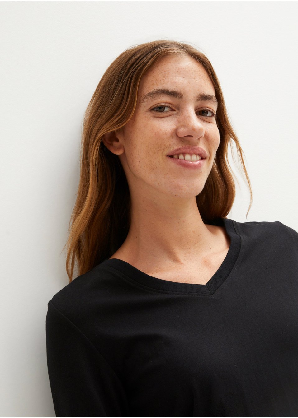 T-shirt manches longues avec col en V, sans couture Essential
