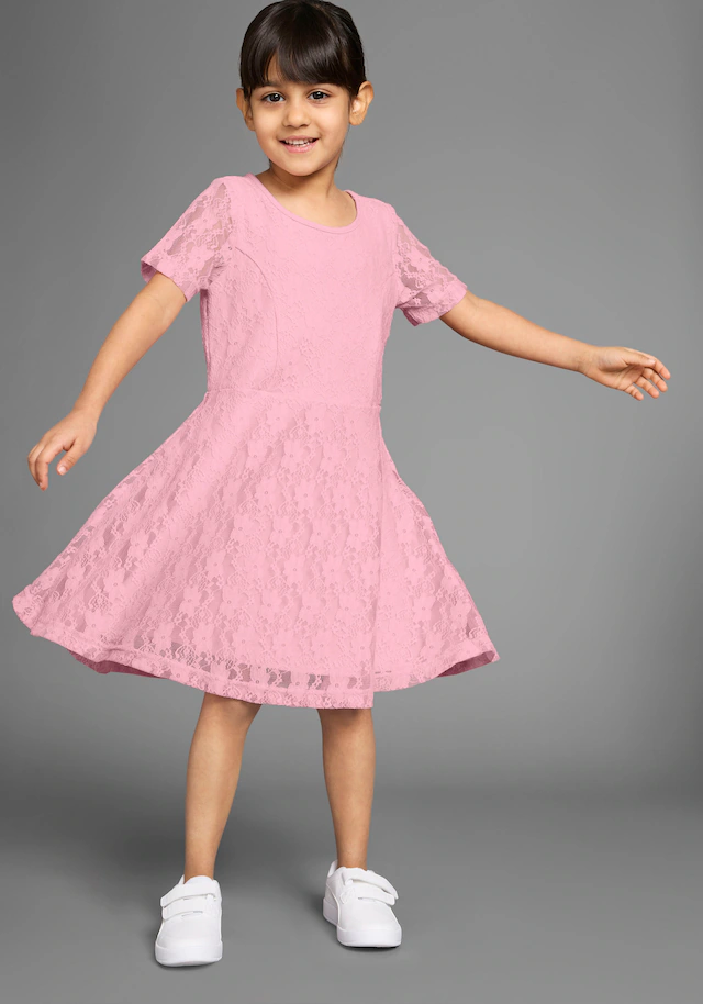 KIDSWORLD Spitzenkleid »Jerseykleid mit aufwendiger Spitze« Festliches Kleid mit Spitze
