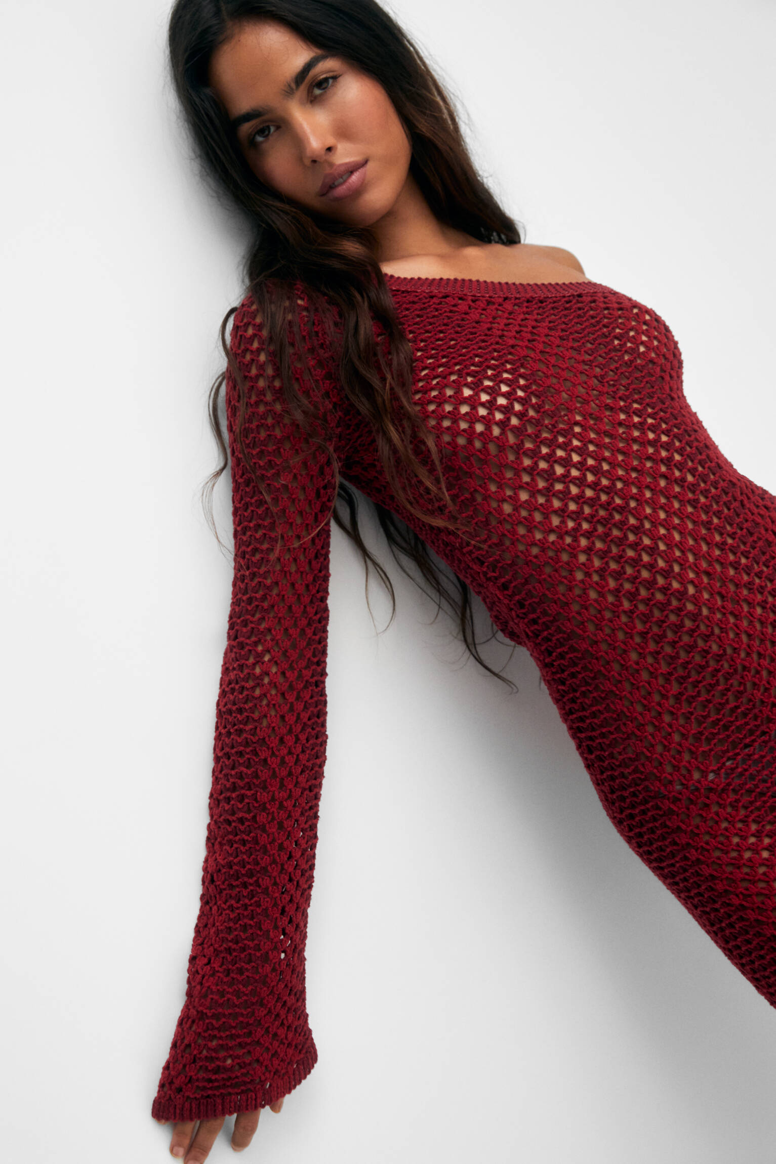 VESTIDO CURTO DE CROCHÊ ASSIMÉTRICO - BORDÔ