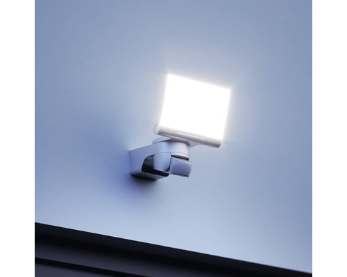 Steinel LED Sensorspot 13,7 W 1550 lm 3000 K HxB 21,8x18 cm XLED Home 2 S wit