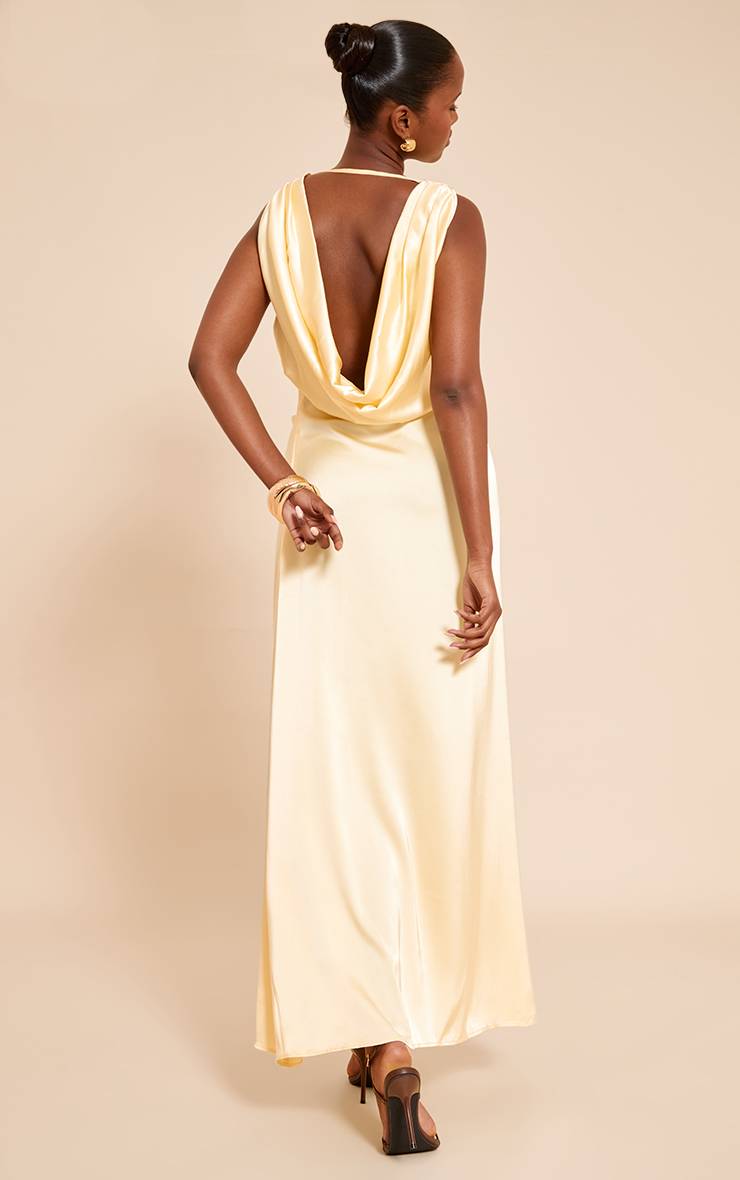 Jaune Robe Longue En Satin À Col Bénitier Extrême