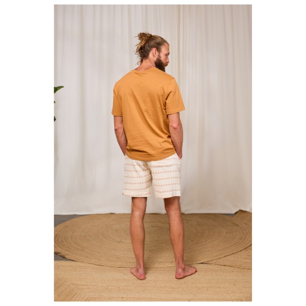 TWOTHIRDS - Neubukow - Short
