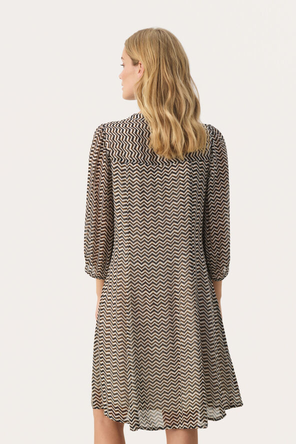 Part Two BotellePW DR Small black zig zag print