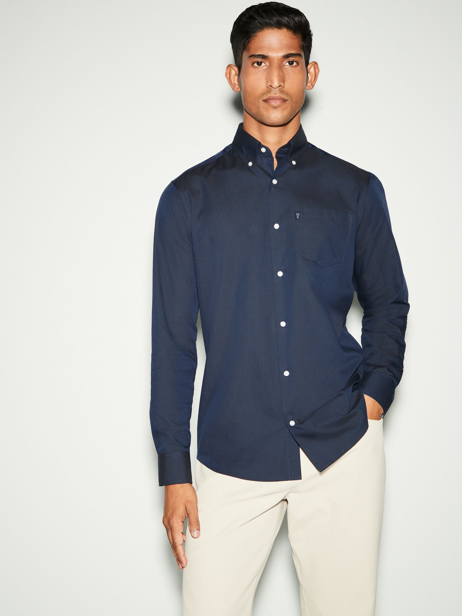 Donkerblauw - Slim Fit - Gemakkelijk te strijken Oxford overhemd met doorlopende knopen