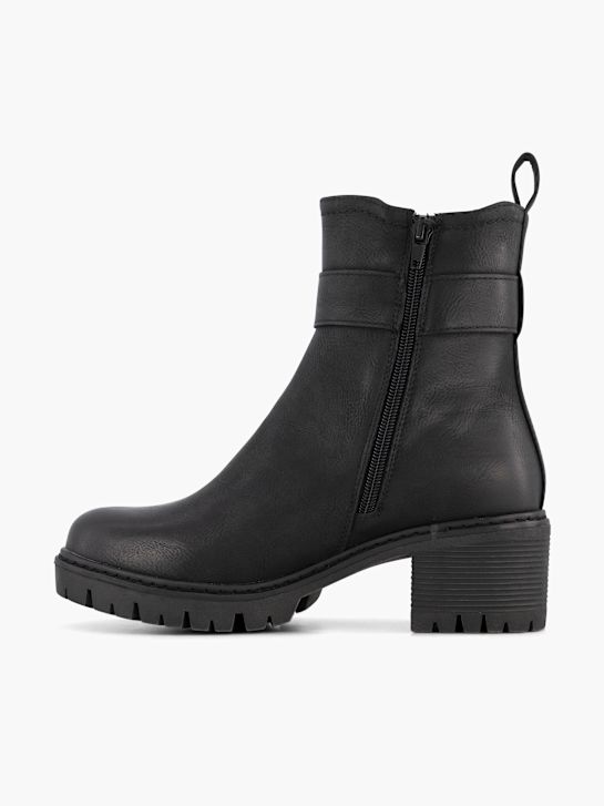 Claudia Ghizzani Chelsea boot