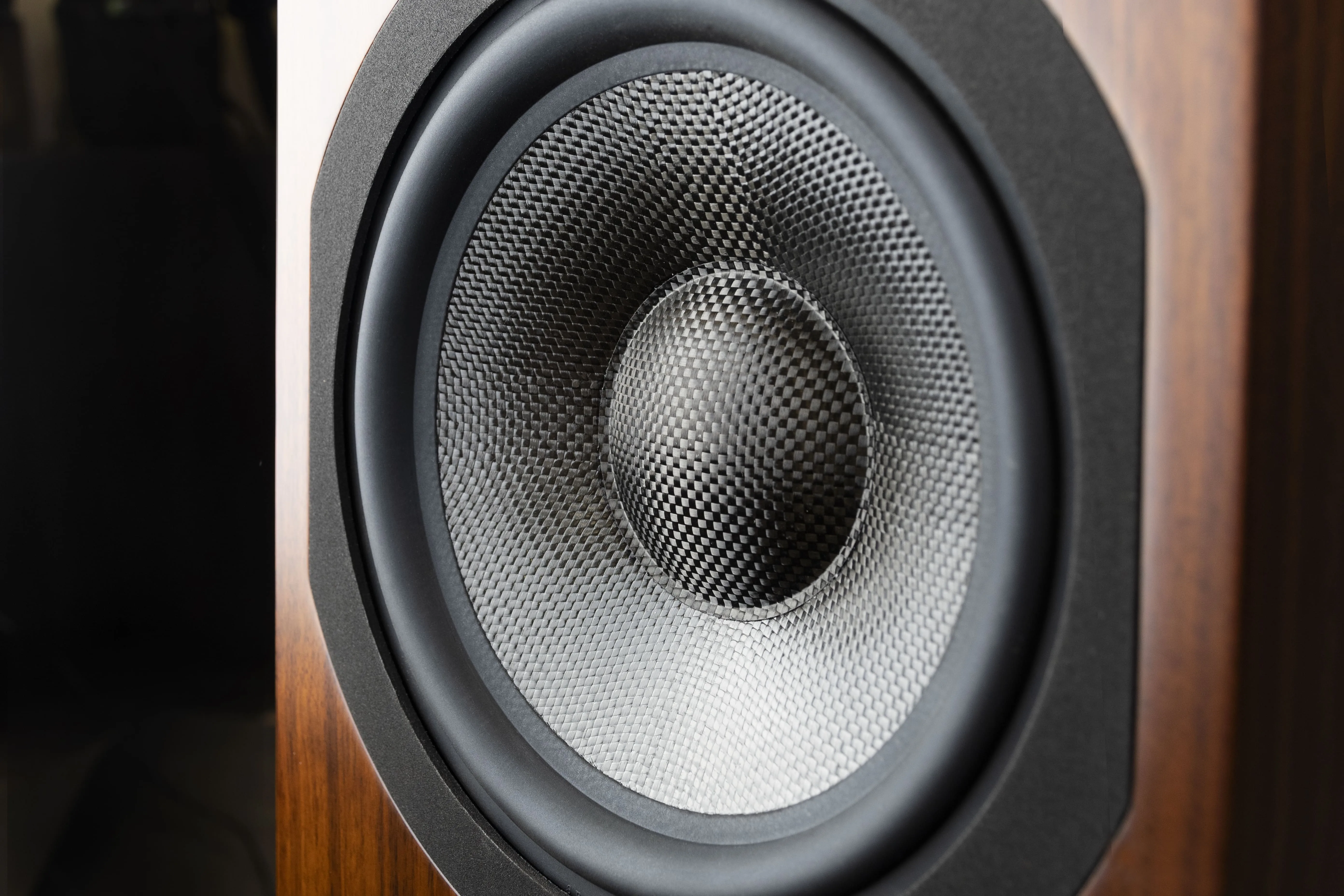 Davis Acoustics Courbet N°7 Noyer (la paire) Enceintes colonne